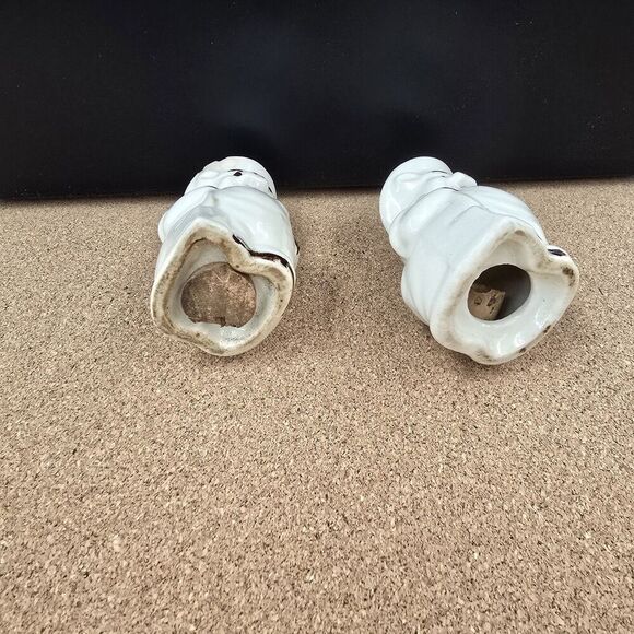 Vintage Shawnee Pottery Farmer Pig Salt & Pepper Shakers Original Corks - Picture 4 of 5